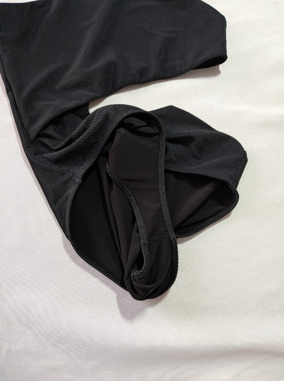 Beach Riot Celine One-Shoulder Cutout One-Piece Swimsuit in Black | Size Large - Picture 4 of 6